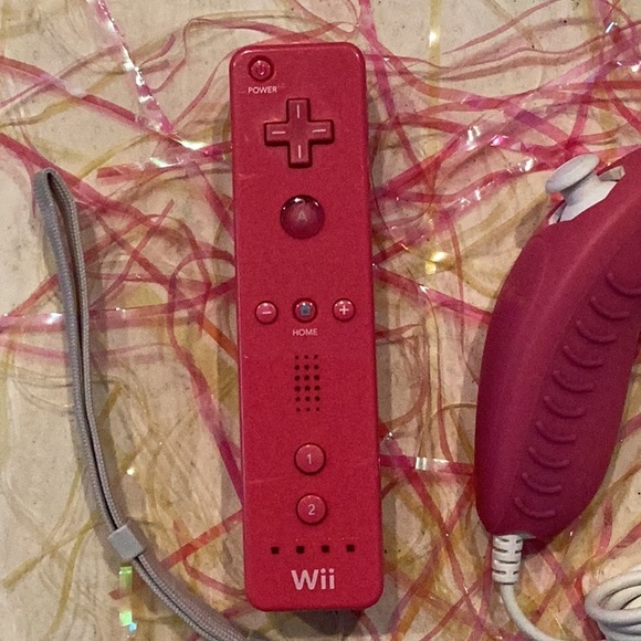 Nintendo Wii Remote Controller & Nunchuk & Wrist Strap Pink - Picture 2 of 8